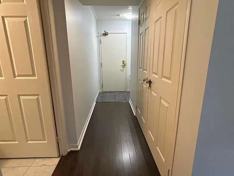 887 Bay St #301 — Photo 2