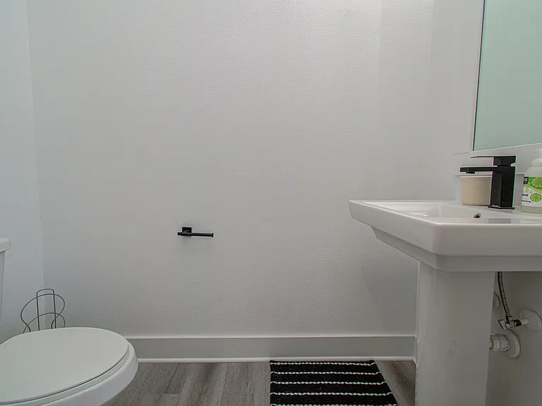 8325 Springwood Creek Ln — Photo 24