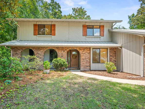 808 Magnolia Shores Dr, Niceville, FL 32578