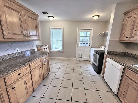5th image of 5009 N Main St