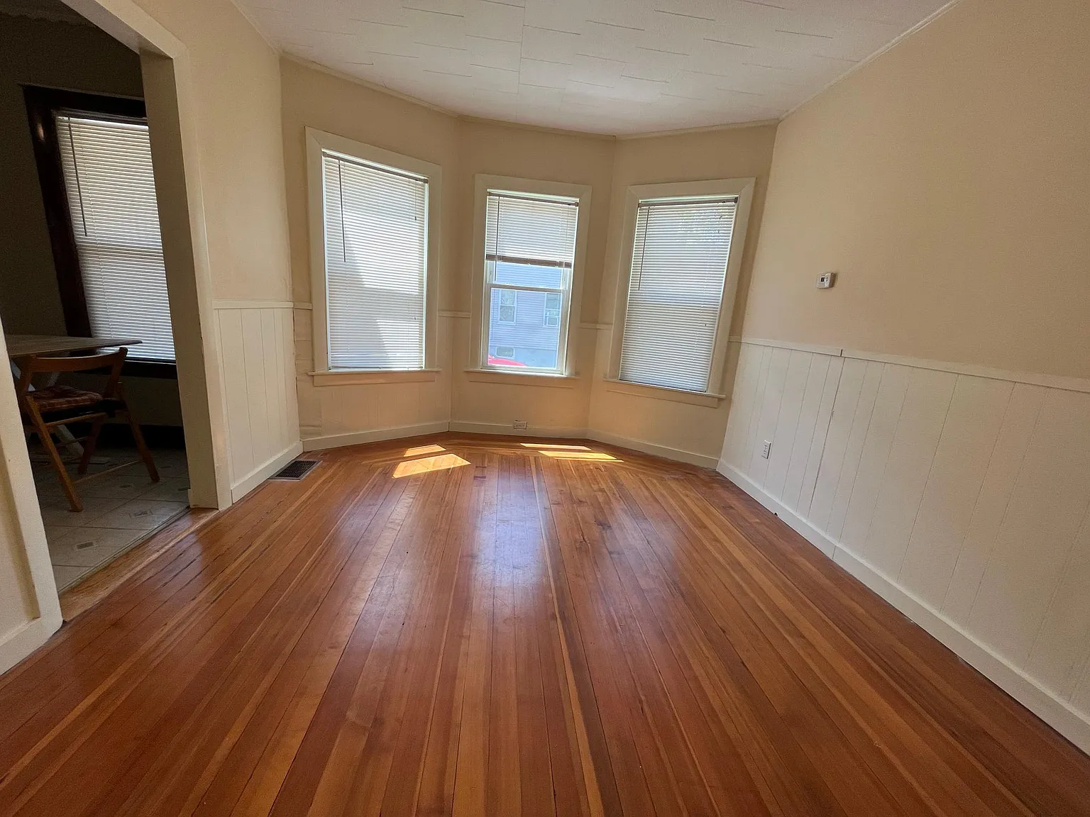 3 bed, 1000 sqft, $2,800 — Photo 1