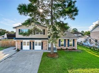203 Bienville Dr, Gretna, LA 70056