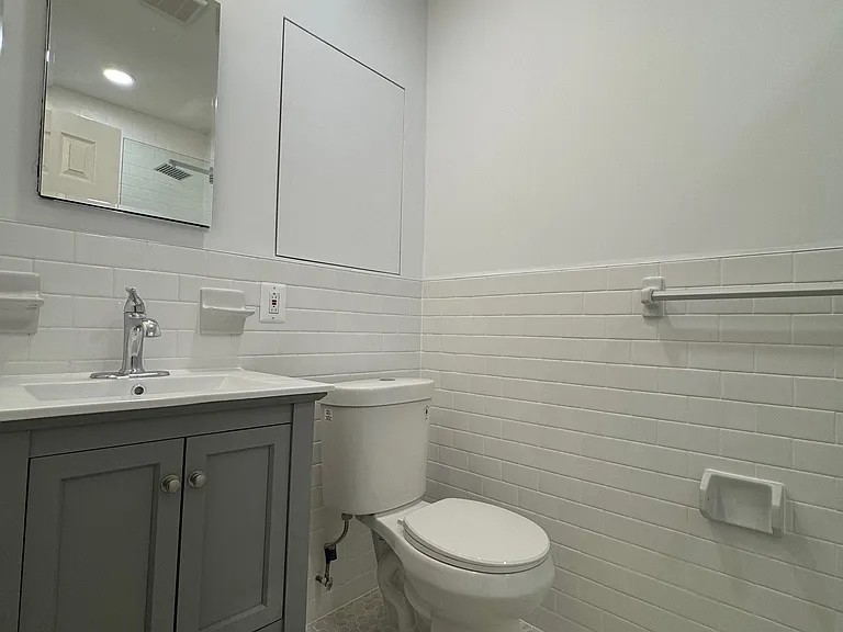 228 Monroe St #4 — Photo 15