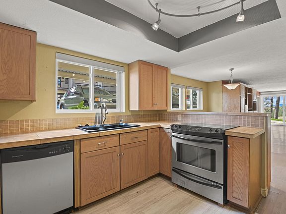 3rd image of 168 S Coeur Dalene St #101