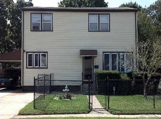21 Silverpine Dr, Amityville, NY 11701