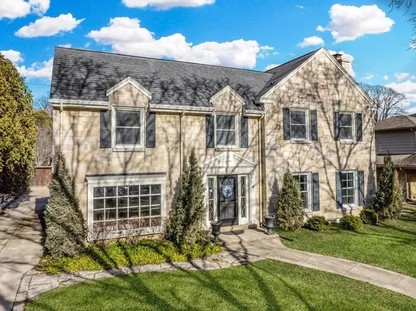 5068 North Lake DRIVE, Whitefish Bay, WI 53217