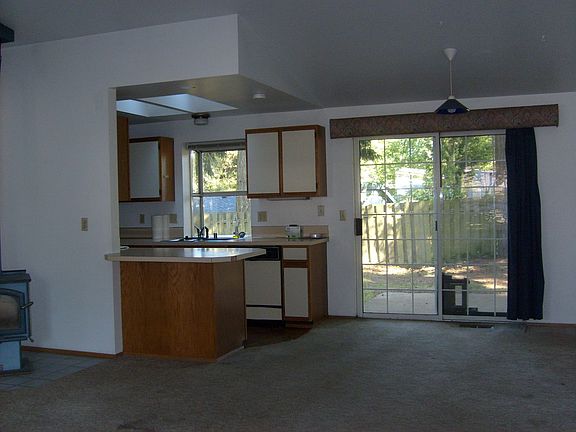 2nd image of 1702 Carpenter Ct SE