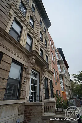 Rented by EXR | media 3