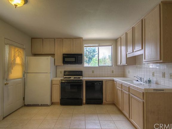 3rd image of 1232 E I St