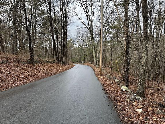 2nd image of 69 Lyon Rd