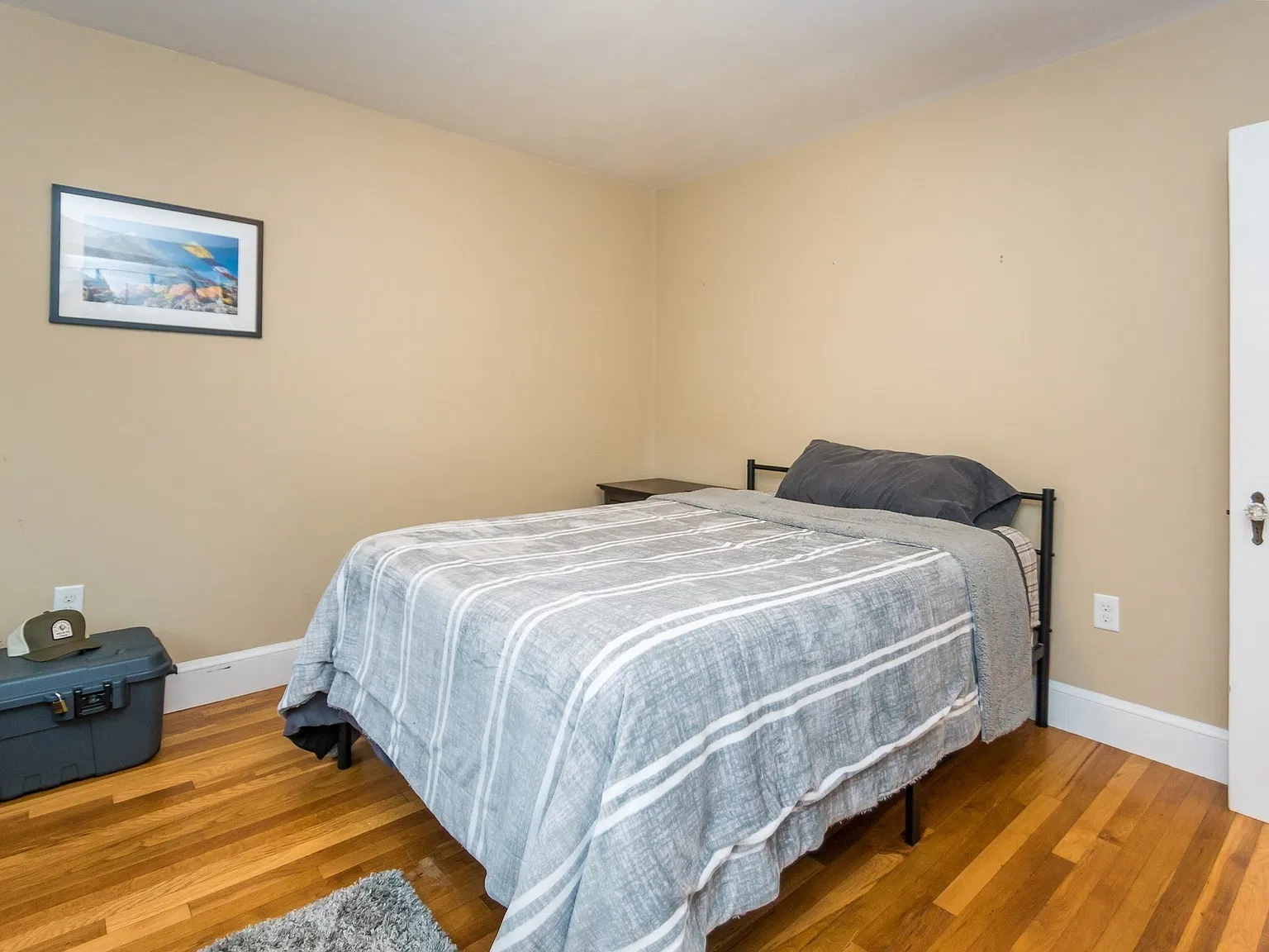 3 bed, 1100 sqft, $3,100 — Photo 4