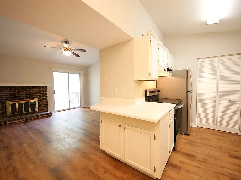 2337 Sandalwood Creek Ct #D — Photo 8