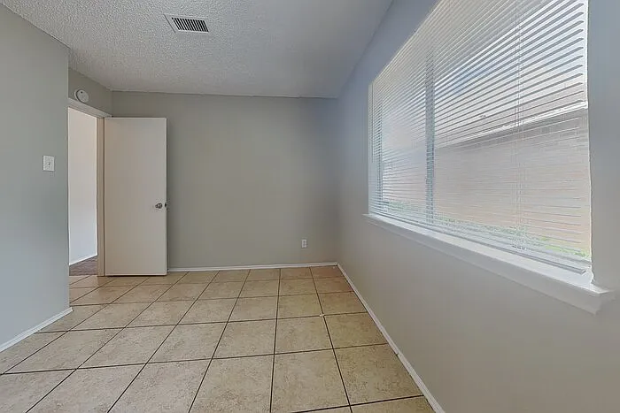 3104 Stonewall Ln — Photo 10