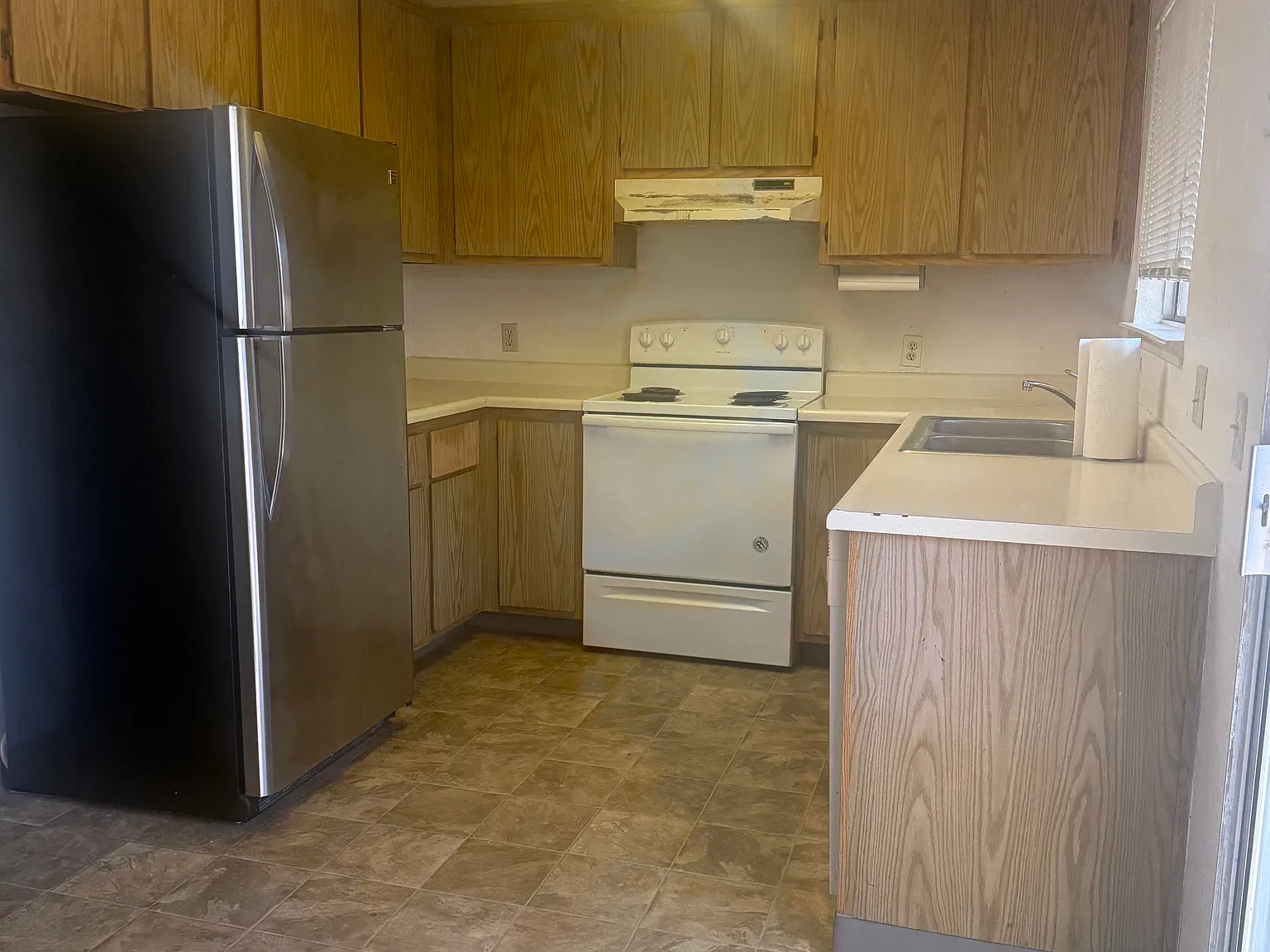 2 bed, 1062 sqft, $2,100 — Photo 3