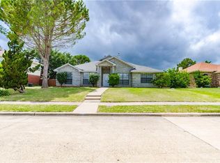 913 Micarta Dr, Mesquite, TX