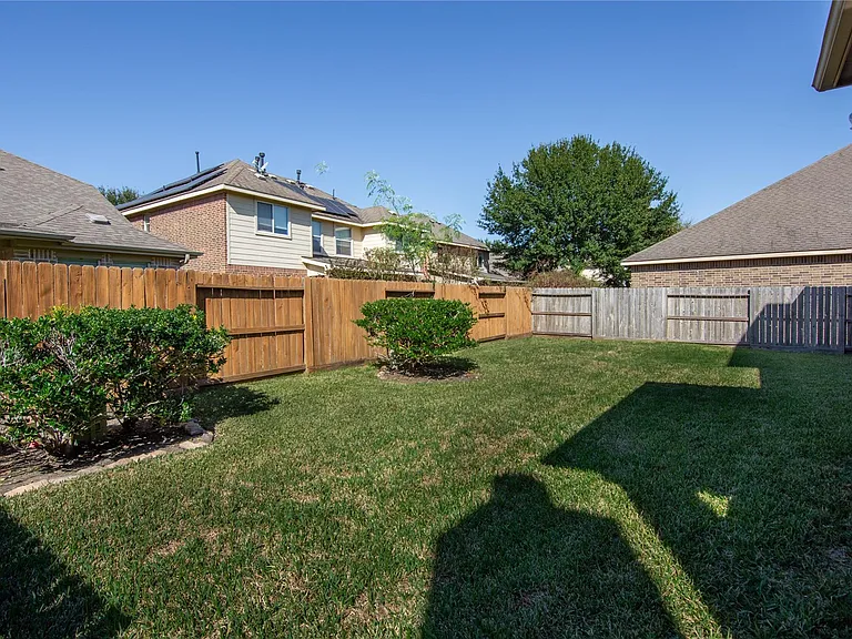 24322 Bella Florence Dr — Photo 40