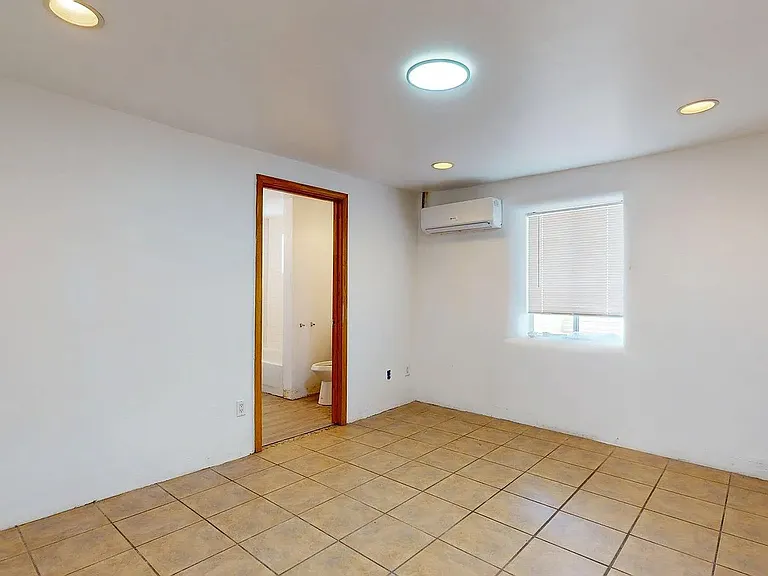 1207 Barelas St SW #CF — Photo 7