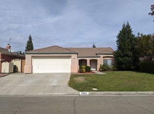 2384 E Cromwell Ave, Fresno, CA 93720