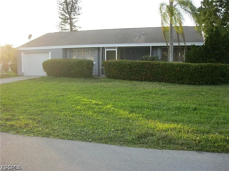 4402 SE 20th Pl — Photo 2