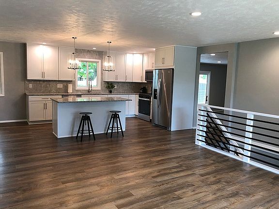 Living Room/Kitchen