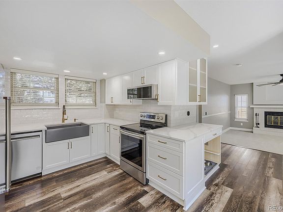 2nd image of 5401 E Prescott Avenue