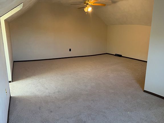 4th image of 700 N Railroad St APT D