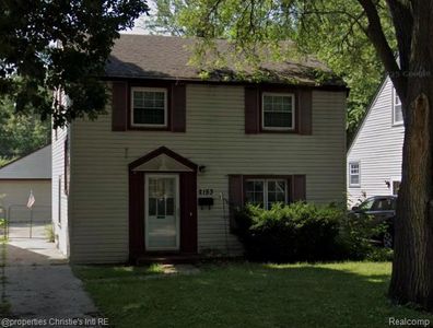 2161 Hampton Rd, Grosse Pointe Woods, MI, 48236
