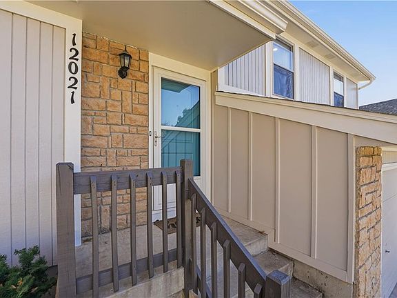 2nd image of 12021 S Hagan St