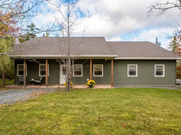 133 Edward Dr, Enfield, NS B2T 1H8