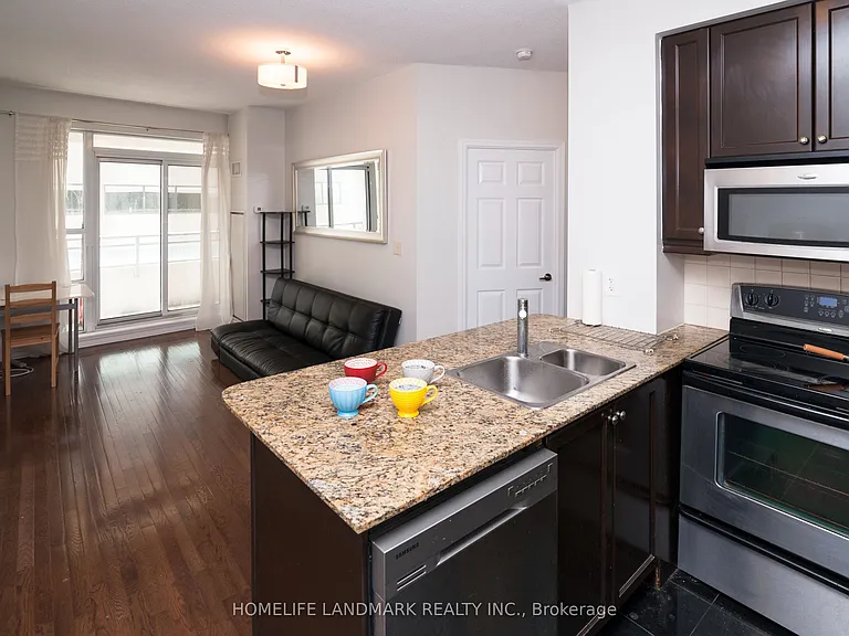 736 Spadina Ave #417 — Photo 3