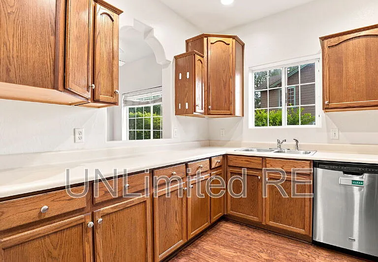 3272 S Litzler Dr — Photo 35