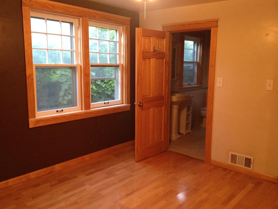 2nd image of 364 S Douglas St