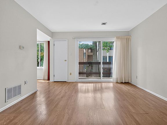 5th image of 5-2 Aspen Way