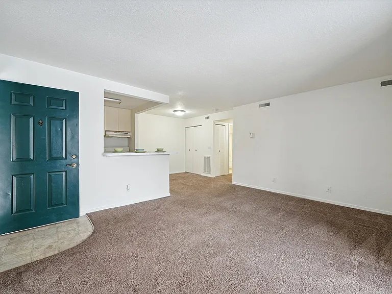 Two Bedroom (Classic) - 2 Bed / 2 Bath - 897 Sq.Ft.