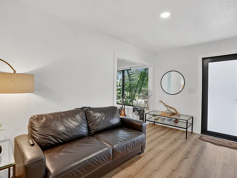7811 NE 10th Ct #7817 — Photo 3
