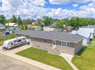 901 4th Ave W, Williston, ND 58801