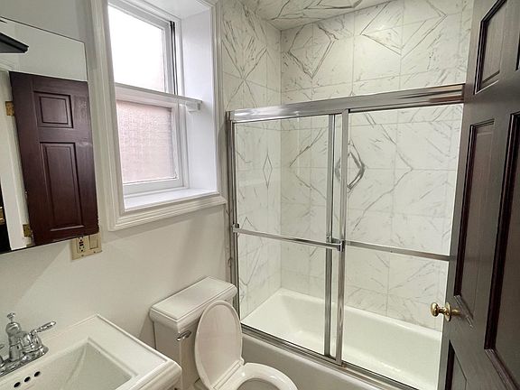 4th image of 145 Grand St APT 1