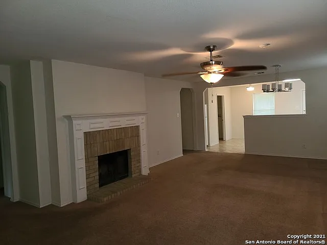 3 bed, 2.0 bath, 1608 sqft, $1,700 — Photo 3