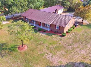 7033 Pleasant St, Fayetteville, NC 28306