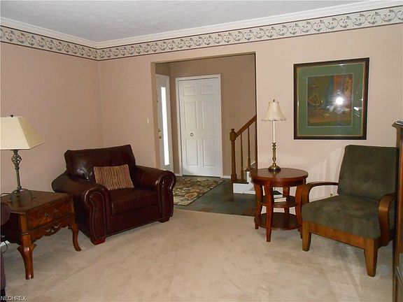 3rd image of 27905 Blossom Ln