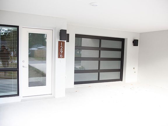 2nd image of 1296 Francis Ave