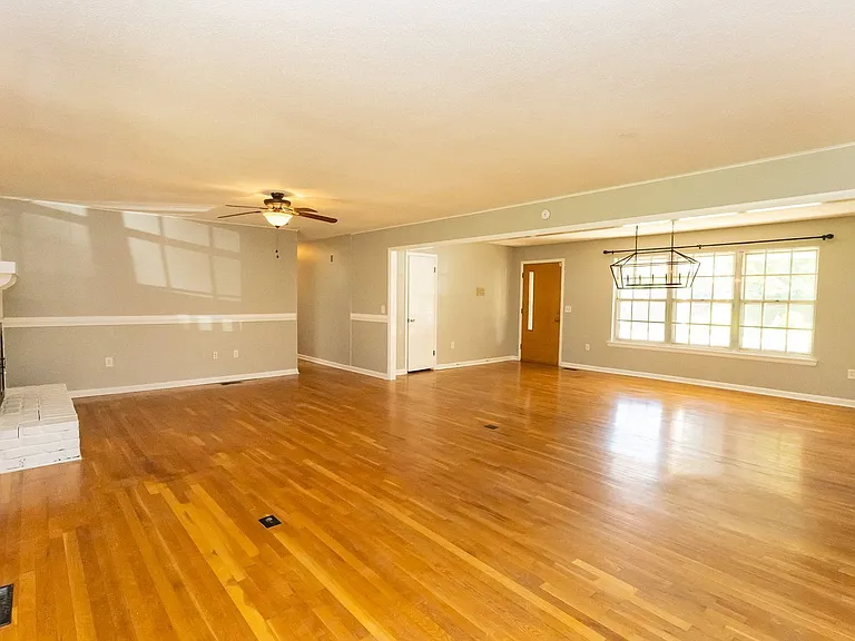 834 Kay Cir — Photo 2
