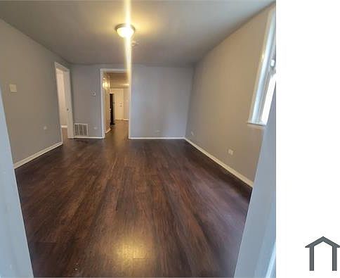 4th image of 9721 S Avenue L APT 2