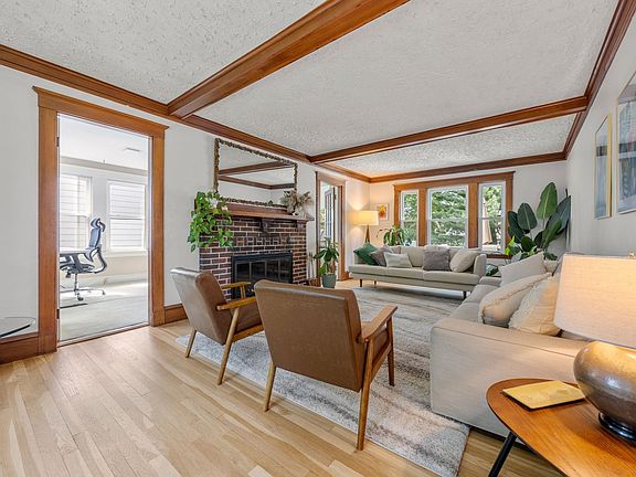5th image of 25 Lovell Rd
