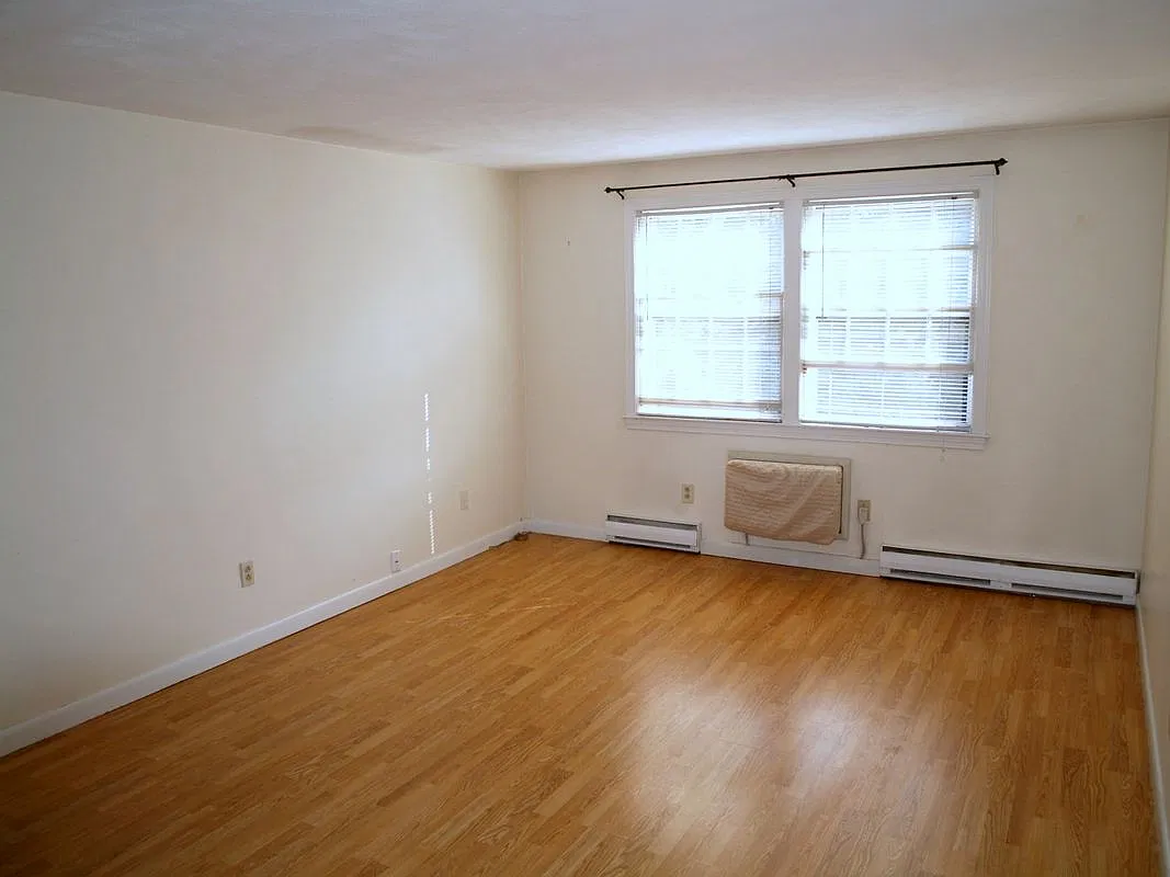 2 bed, 1.0 bath, 677 sqft, $2,000 — Photo 4