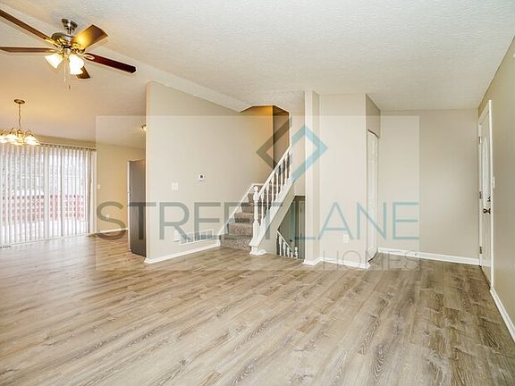 3rd image of 6832 Stockton Ln