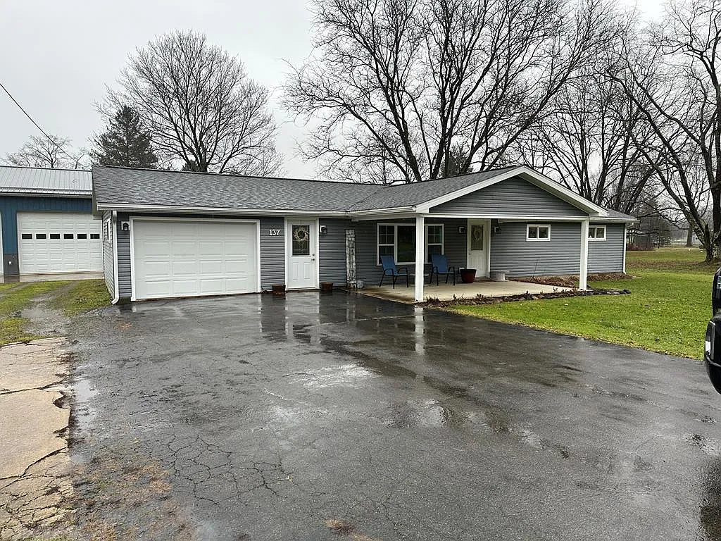 137 Edgewood Dr photo 1