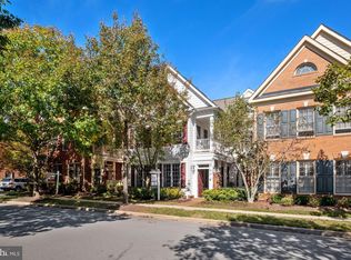 910 Oak Knoll Ter, Rockville, MD