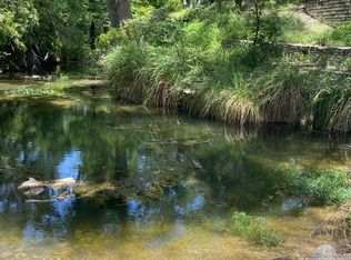 412 Lebouf Rd, Utopia, TX 78884