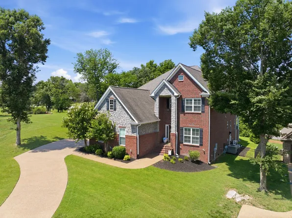127 Waters Hill Cir, Lebanon, TN 37087